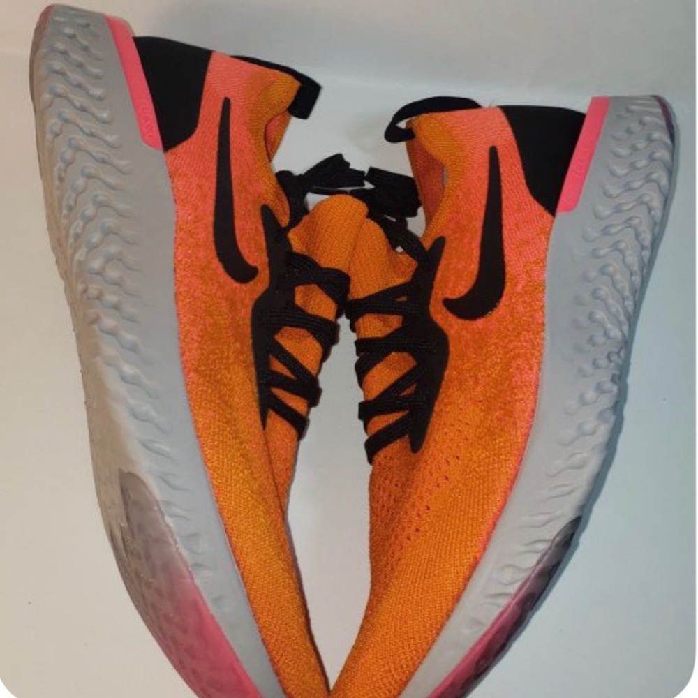 Nike Epic React Sneakers 🧡